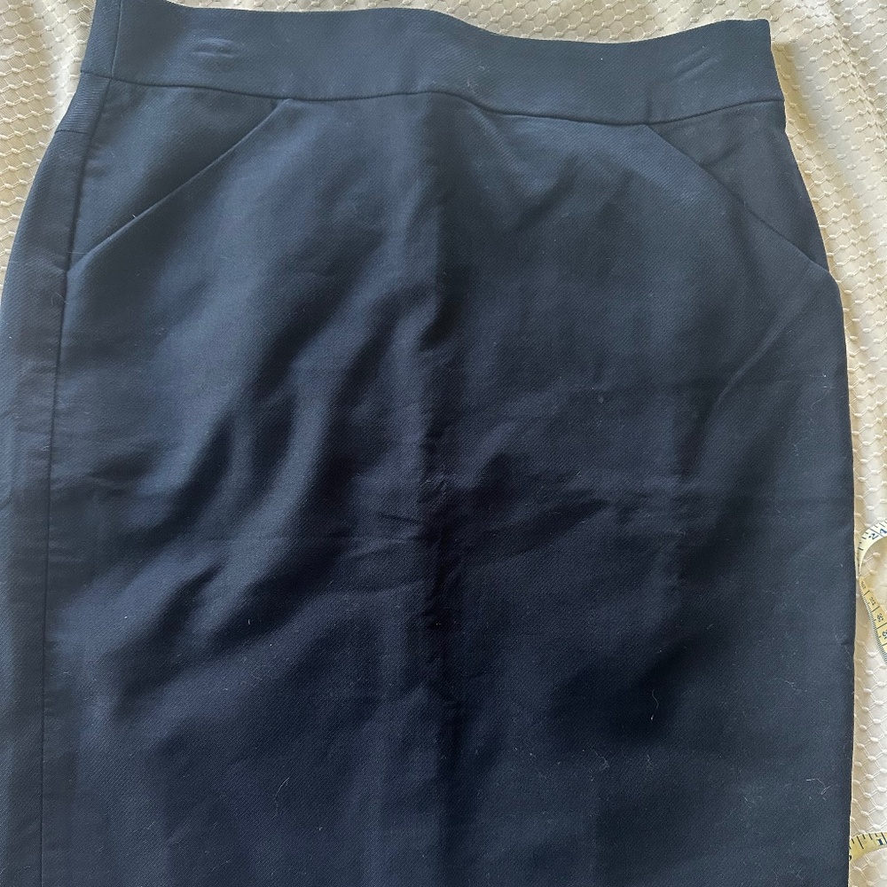 The Pencil Skirt -- J. Crew - Size 6 NWT